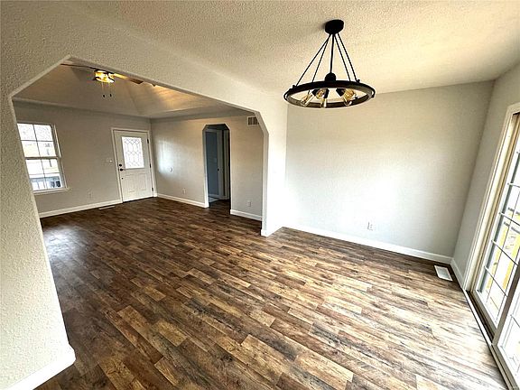 4th image of 3923 Scarborough Way