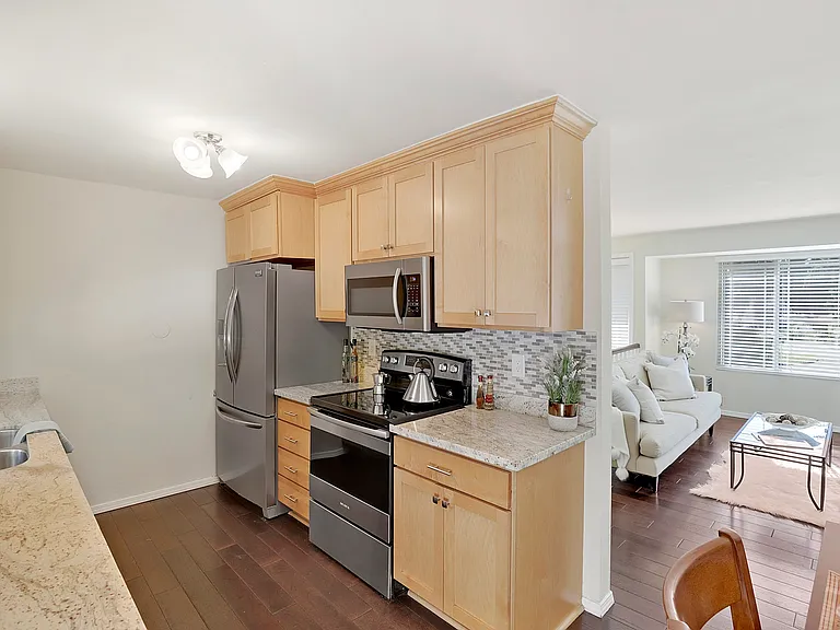 12116 NE 137th Pl — Photo 4
