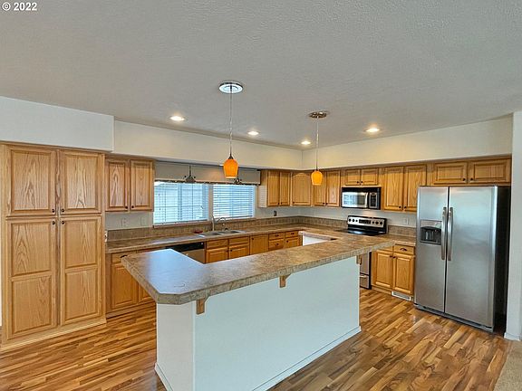 4th image of 212 Wild Creek Way