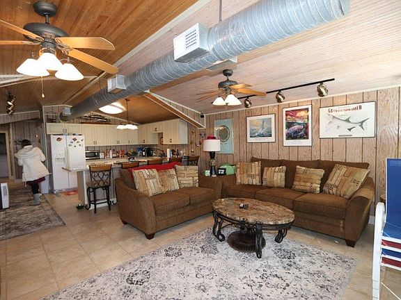 5th image of 93 Hatteras Dr