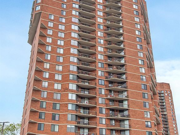 2nd image of 1221 Harmon Cove Tower