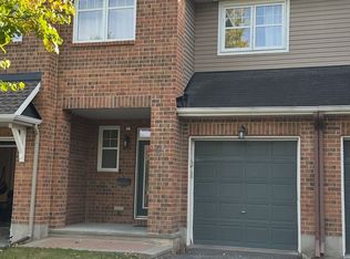 94 Selhurst Ave, Ottawa, ON K2G 7C9