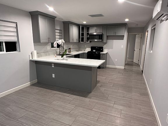 2nd image of 9261 College St