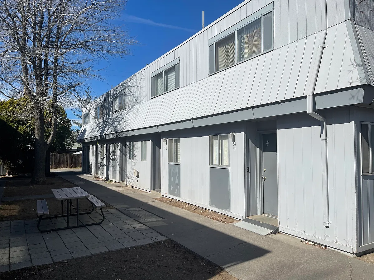 Building Photo - Greystone Apartments