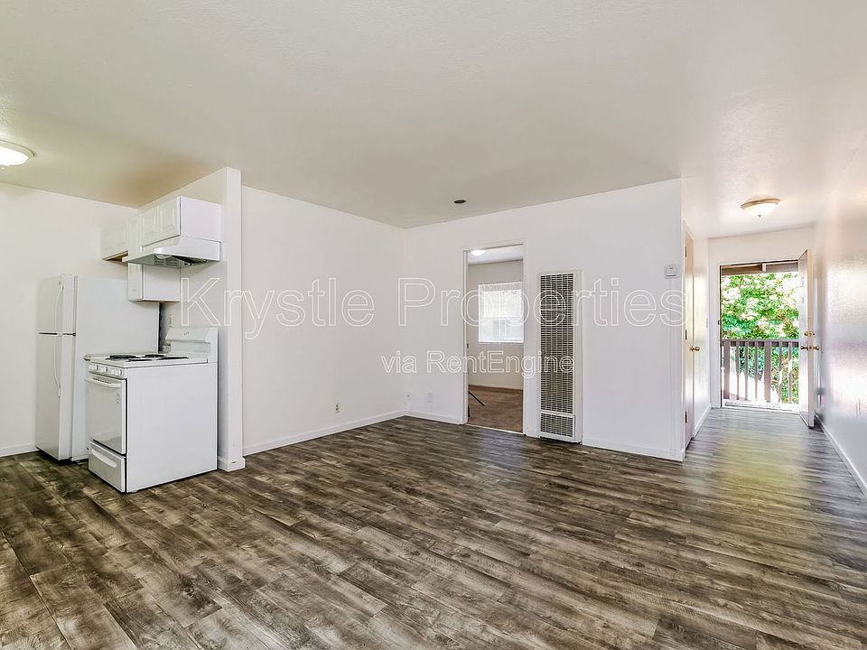 1st image of 320 Amador St