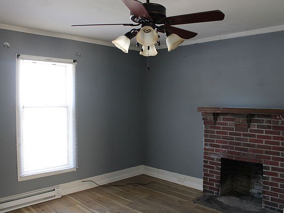 2nd image of 902 Randolph St S