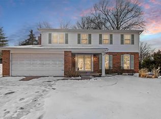 916 Kammerly Ter, Ballwin, MO 63021