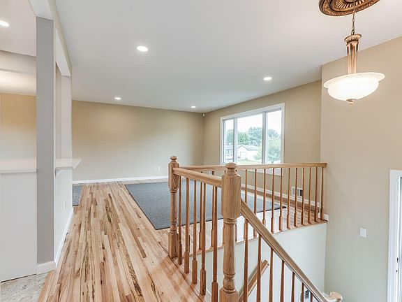 2nd image of 40 Barbara Ave