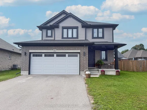 15 Curren Cres, Tillsonburg, ON N4G 0J3