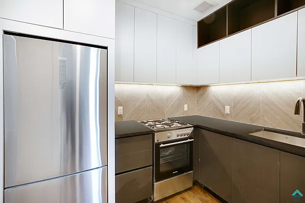 Rented by EXR | media 35