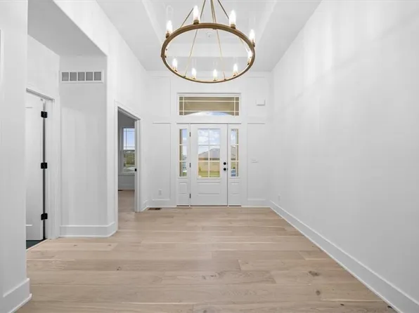 517 NE Sienna Pl, Lees Summit, MO 64064