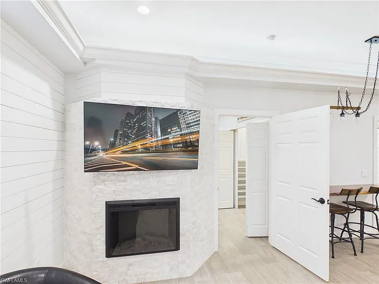 6072 Polly Ave — Photo 10