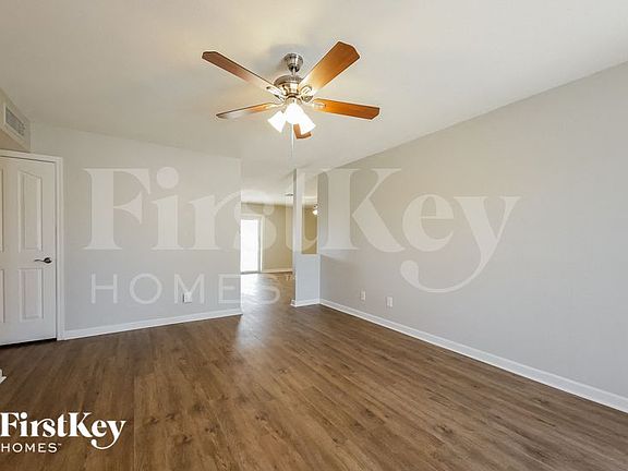 3rd image of 3625 W Charleston Ave