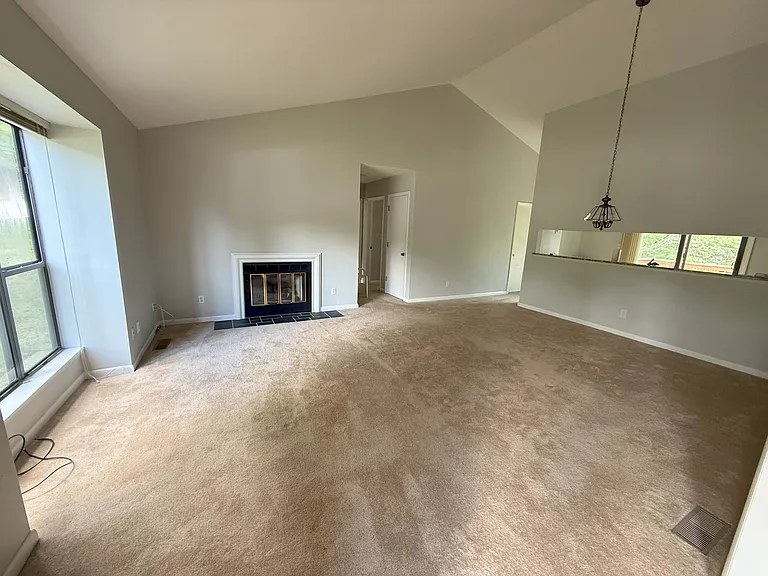 4554 Summerset Dr — Photo 4
