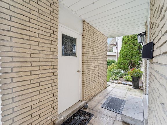 2nd image of 577 Creekview Cir