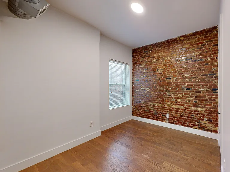 22 Granite St #2L — Photo 9