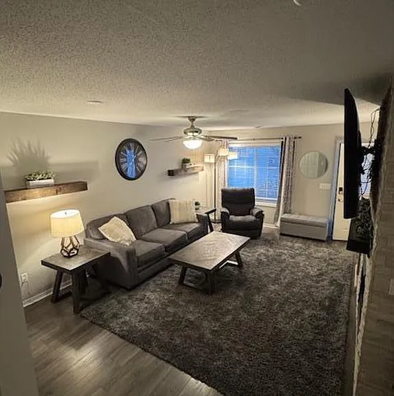 1198 Highpoint Curv — Photo 16
