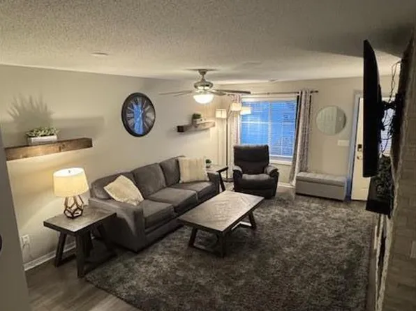 1198 Highpoint Curv, Shakopee, MN 55379