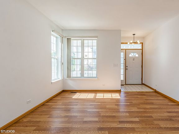 3rd image of 3242 Holden Cir
