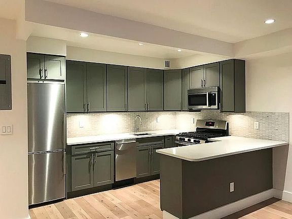 2nd image of 361 E 50th St APT 2G