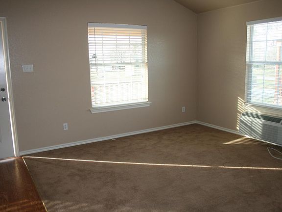 3rd image of 464 Mary Dr