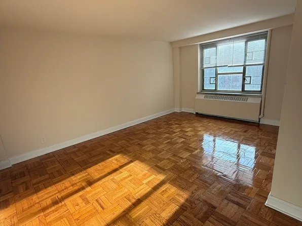 188-04 64th Ave #7G, Fresh Meadows, NY 11365