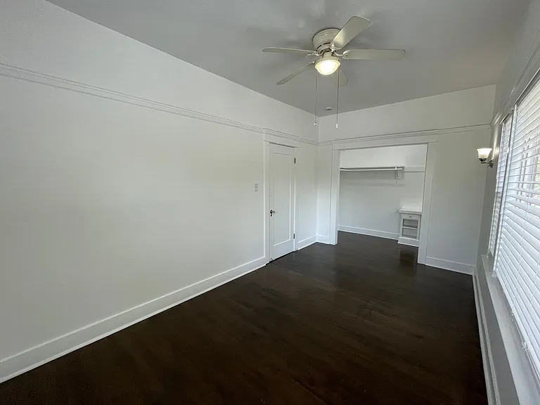 735 W 4th St — Photo 10