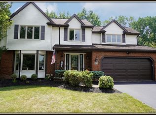 49 Brook Ct, East Amherst, NY 14051