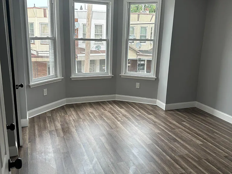 2934 W Wishart St — Photo 14
