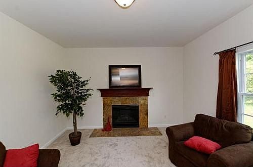 4th image of 20 Maywood Ave
