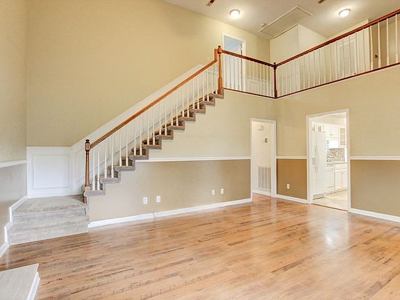 3rd image of 3428 Clearwater Dr