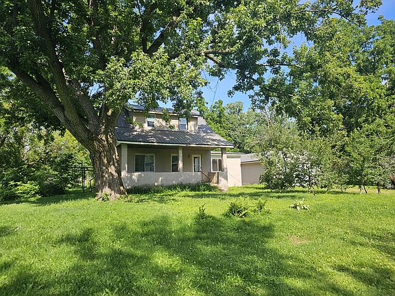 3rd image of S12702 Elm St