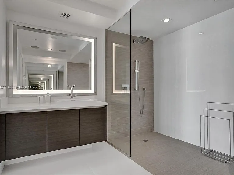 330 Sunny Isles Blvd #5-2207 — Photo 27