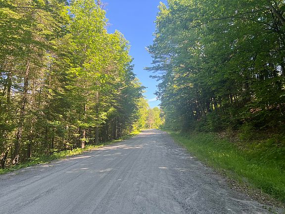 4th image of 161 Riddle Rd