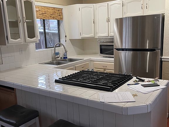 3rd image of 692 Julie Ln