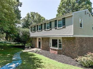 1817 Tilton Dr, Pittsburgh, PA 15241