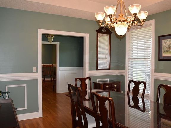 5th image of 368 Westfield Dr