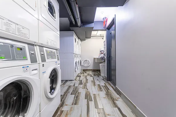 Rented by ERNY LLC | media 50