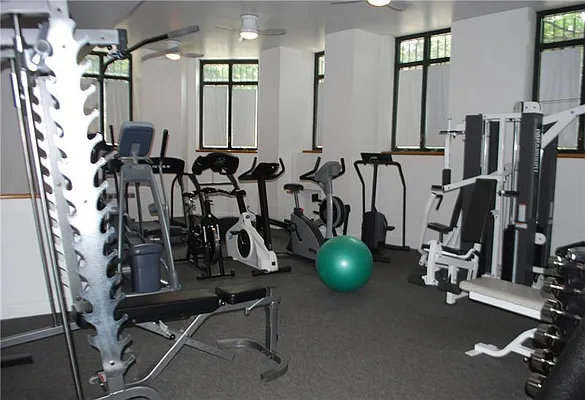 Rented by Compass | media 7