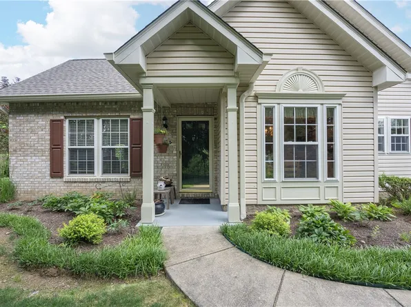 6135 Caledonia Ct, Bridgeville, PA 15017