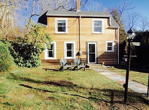 1st image of 10 Hutchins Ct
