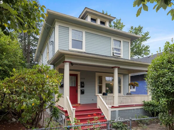 2220 SE Salmon St, Portland, OR 97214