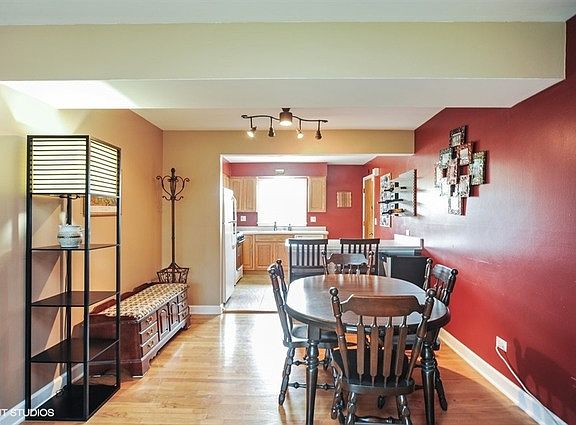 5th image of 225 W Johnson St APT 2A