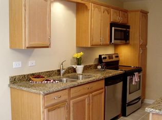 1010 Shagbark Rd #2A, New Lenox, IL 60451