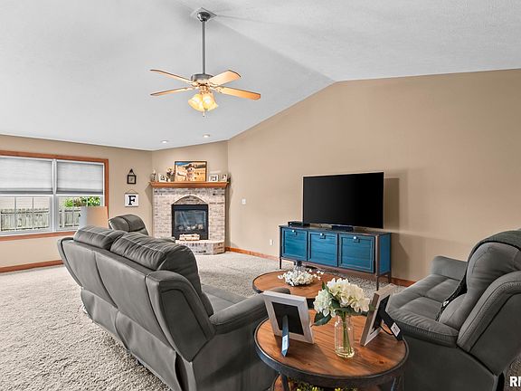 5th image of 525 Pleasant Ct