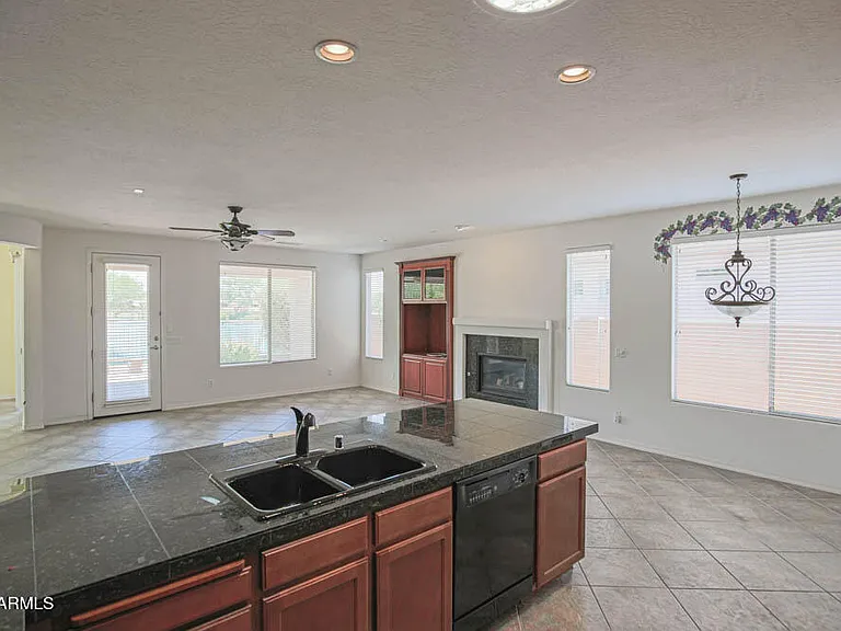 19473 N 110th Ave — Photo 5