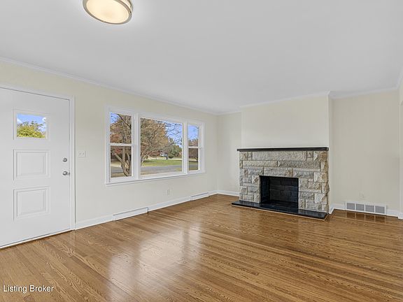 4th image of 2602 Meadow Dr