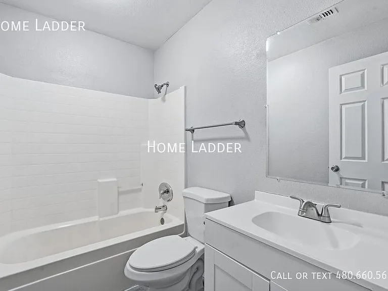 62 N Vista Ave — Photo 26