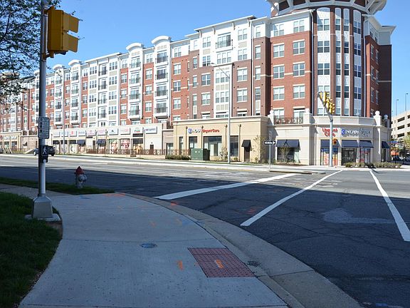 Walk to Harris Teeter, INOVA Urgent Care, a good mix of dining and retail at Halstead.