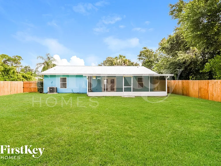 6363 Brack St — Photo 15